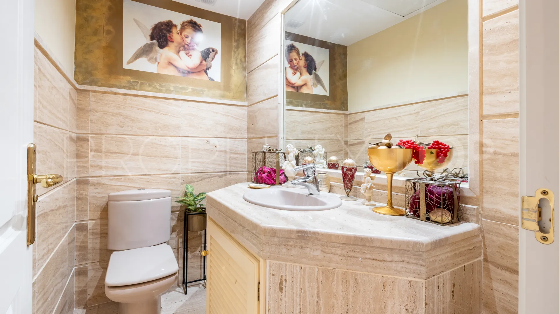 Albatross Hill apartment for sale