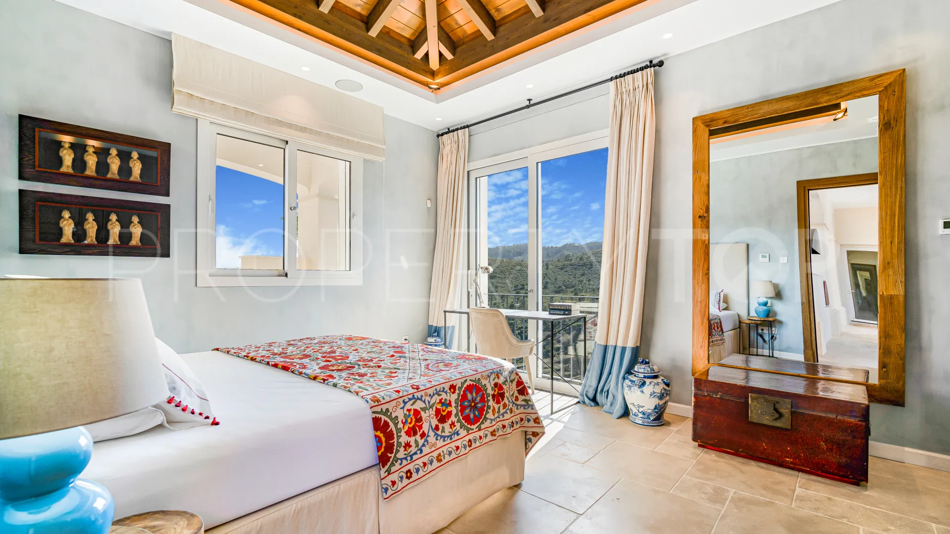 Villa for sale in Monte Mayor with 6 bedrooms