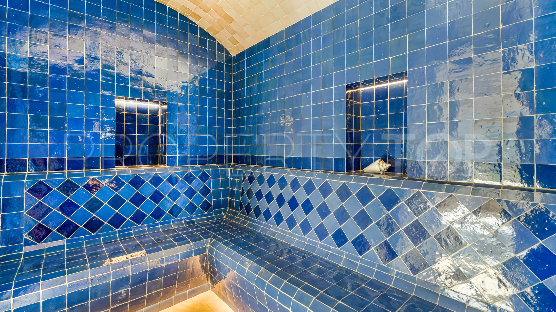 Villa for sale in Monte Mayor with 6 bedrooms