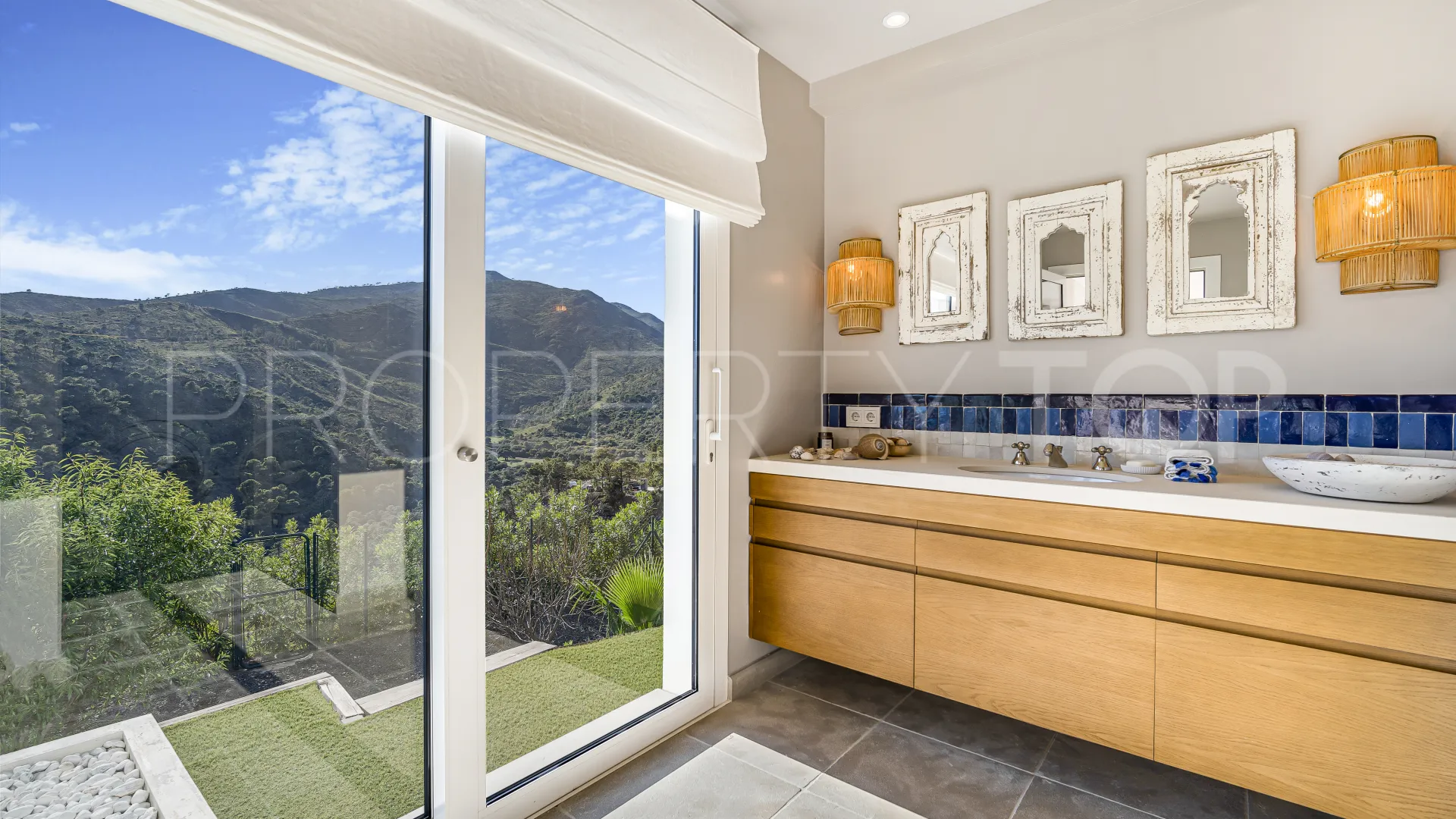 Villa for sale in Monte Mayor with 6 bedrooms