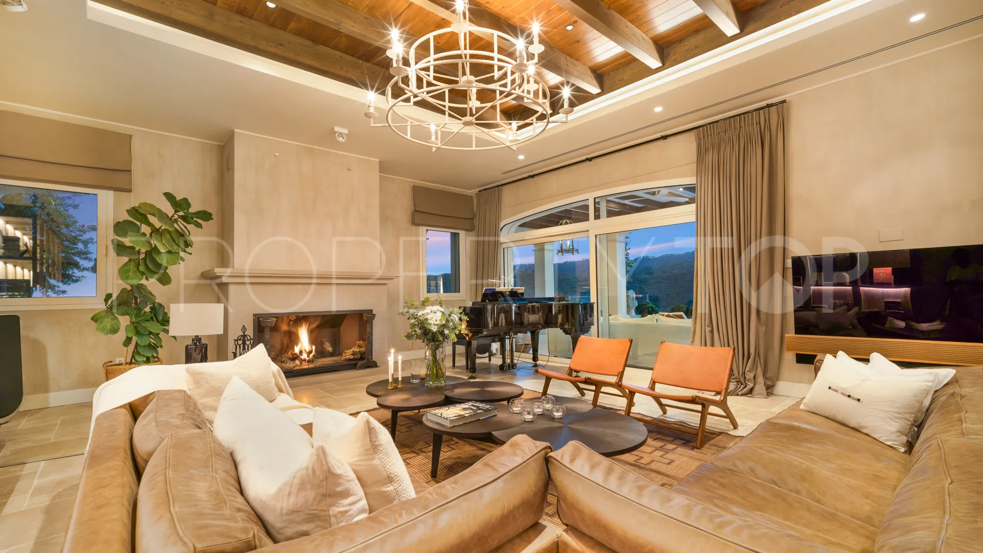 Villa for sale in Monte Mayor with 6 bedrooms