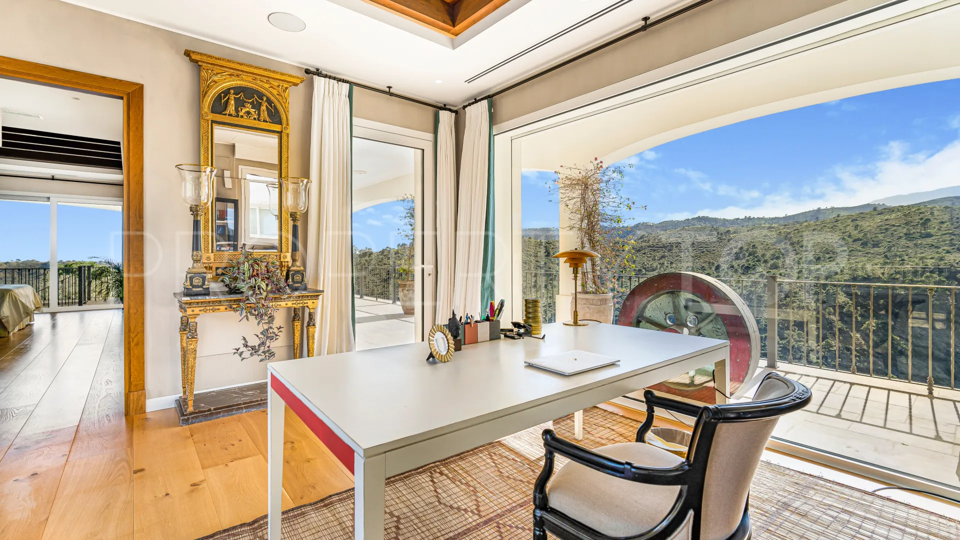 Villa for sale in Monte Mayor with 6 bedrooms