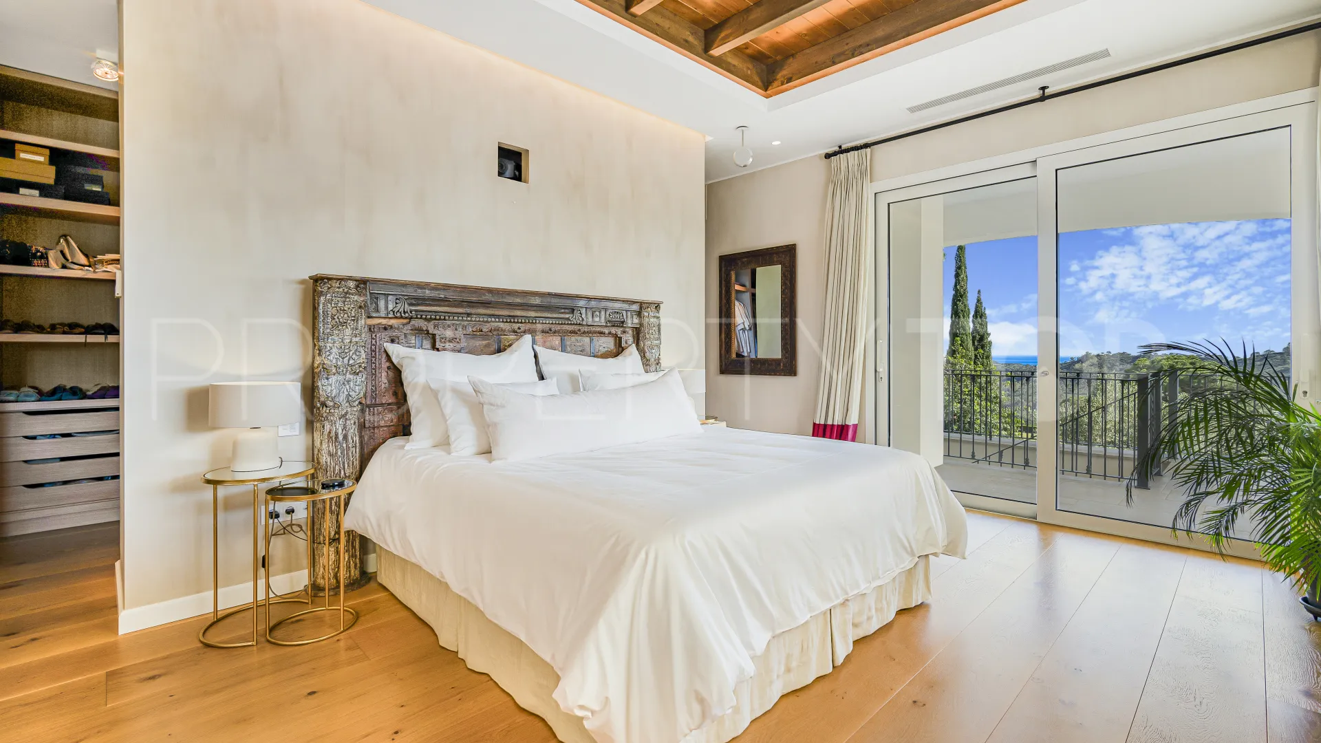 Villa for sale in Monte Mayor with 6 bedrooms