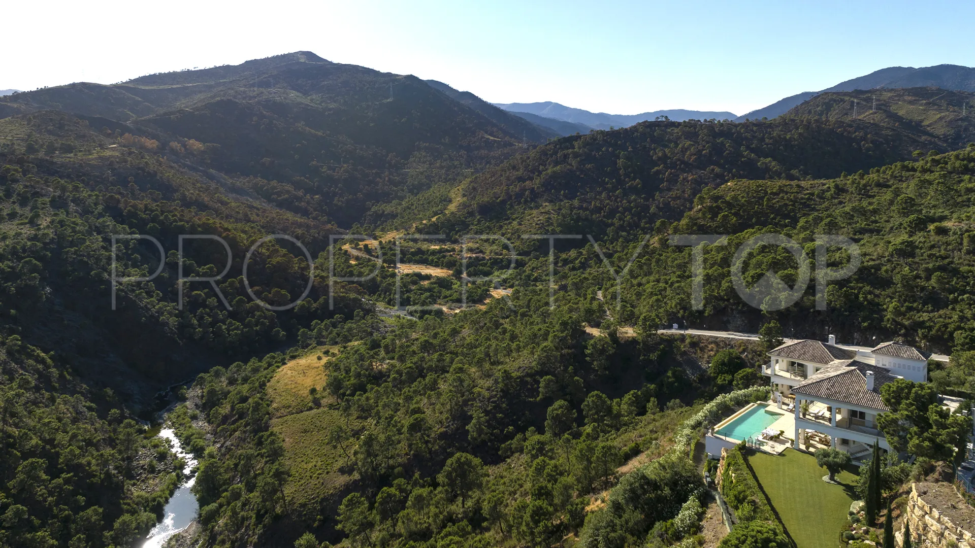 Villa for sale in Monte Mayor with 6 bedrooms