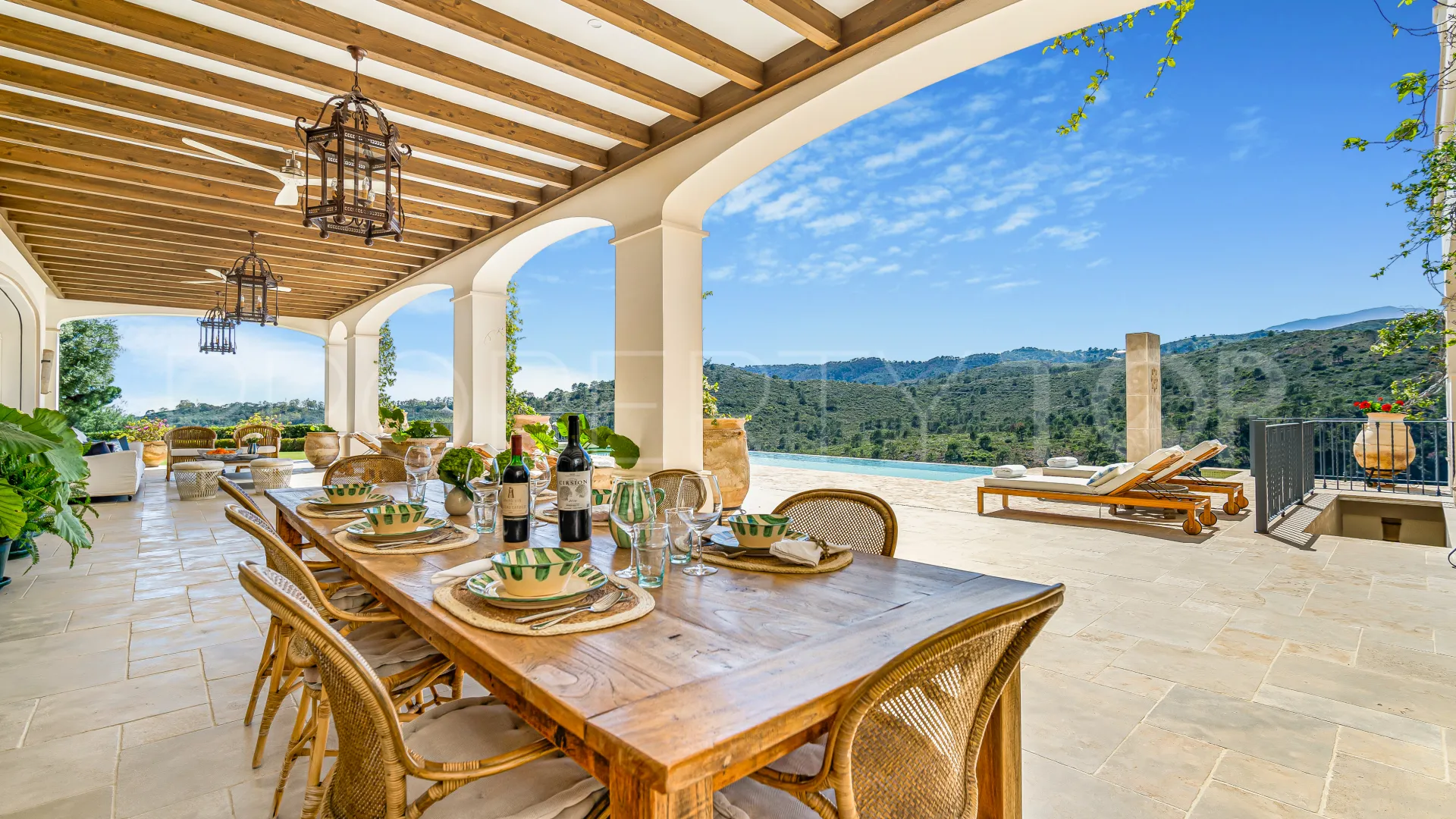Villa for sale in Monte Mayor with 6 bedrooms