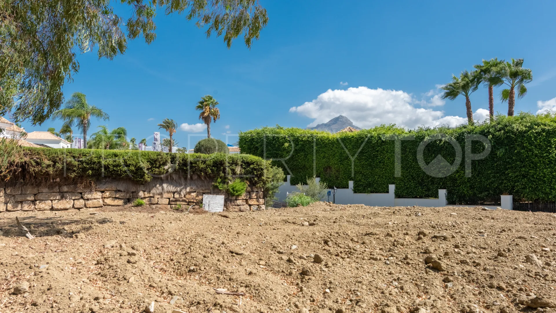 La Cerquilla plot for sale