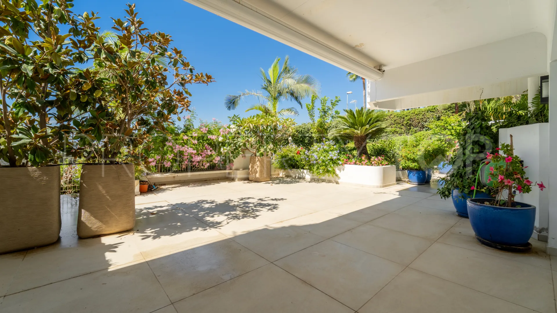 Se vende apartamento planta baja de 3 dormitorios en Las Terrazas de Las Lomas