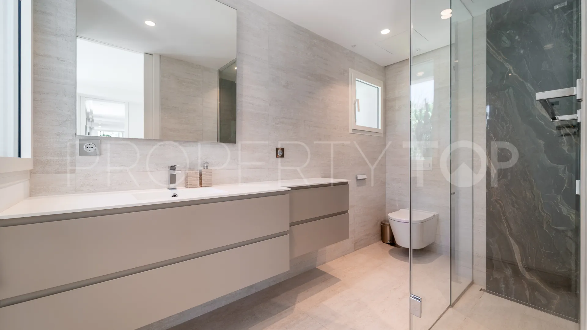 3 bedrooms apartment in Marina Puente Romano for sale