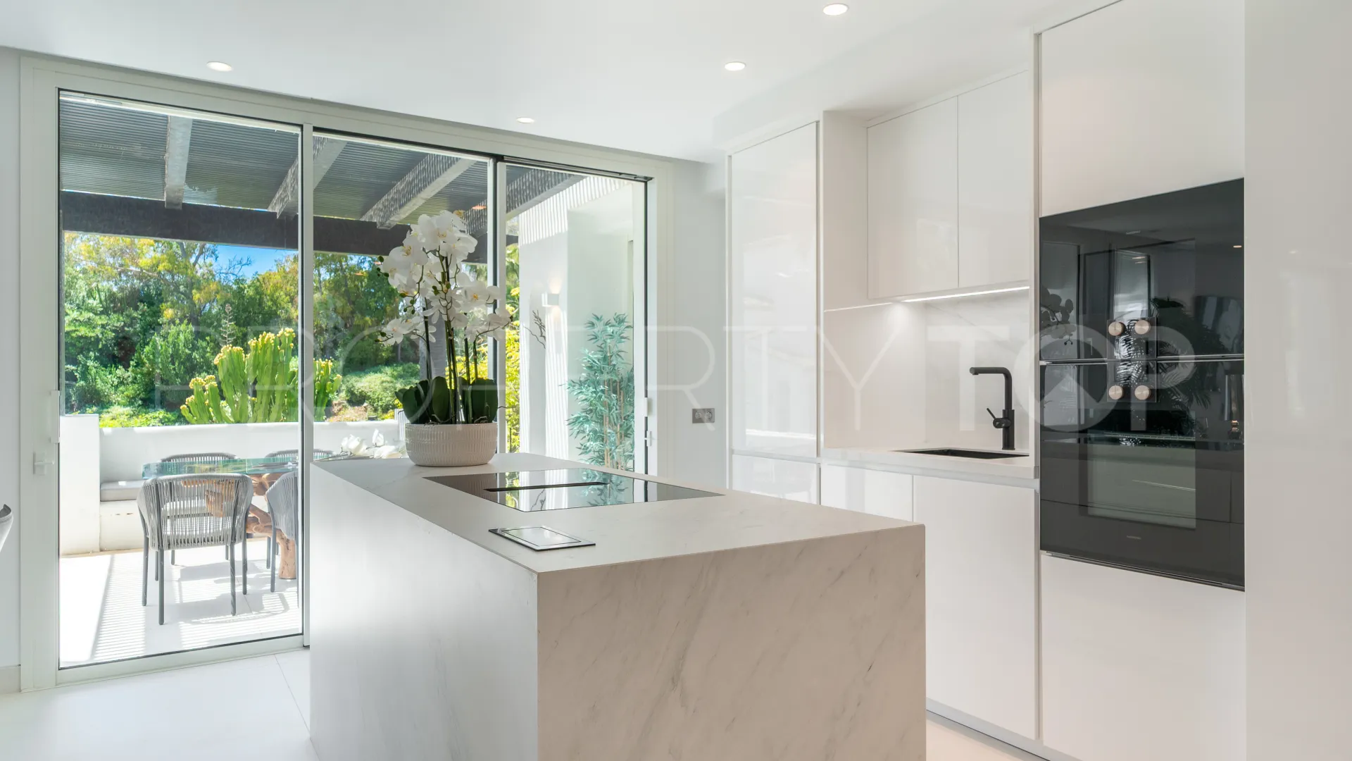 3 bedrooms apartment in Marina Puente Romano for sale