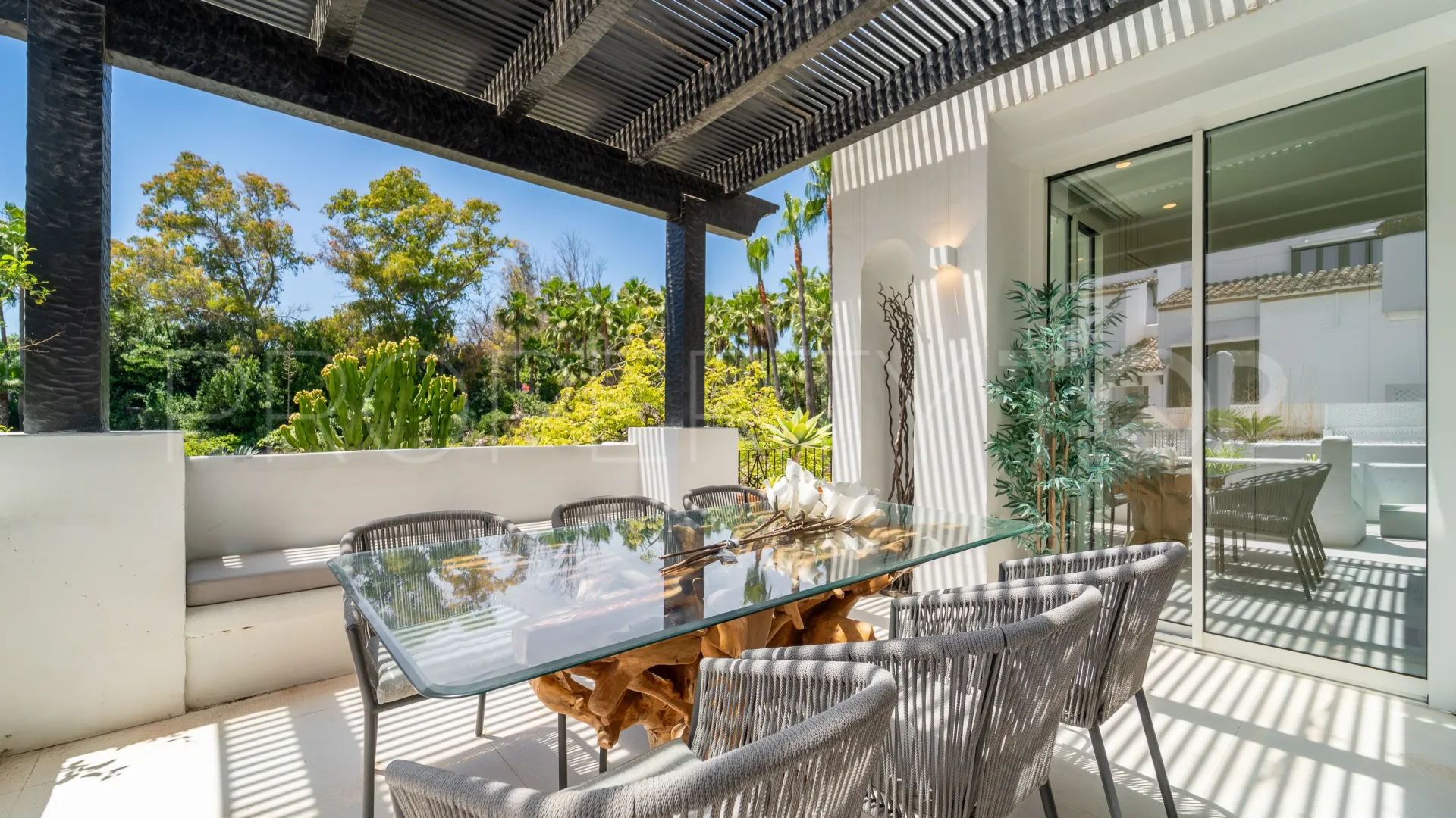 3 bedrooms apartment in Marina Puente Romano for sale