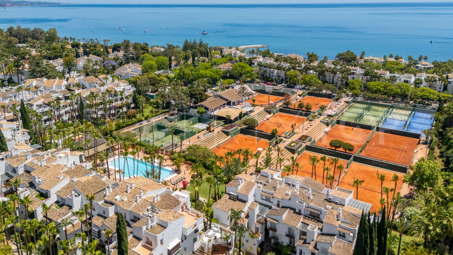 3 bedrooms apartment in Marina Puente Romano for sale