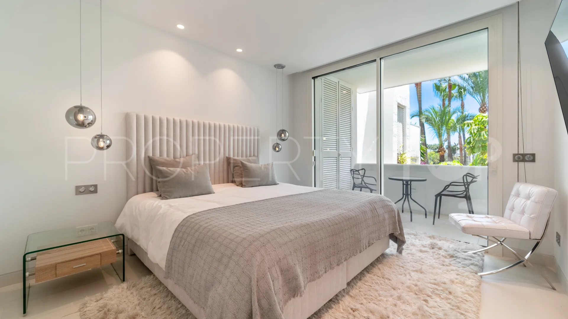 3 bedrooms apartment in Marina Puente Romano for sale