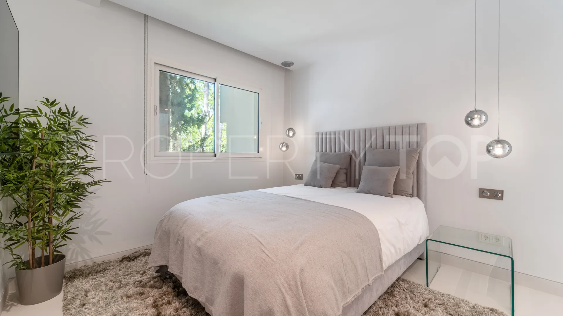 3 bedrooms apartment in Marina Puente Romano for sale