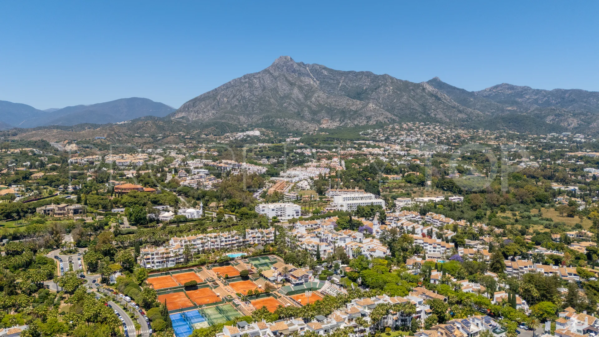 3 bedrooms apartment in Marina Puente Romano for sale