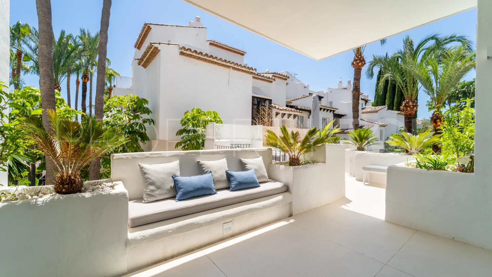 3 bedrooms apartment in Marina Puente Romano for sale