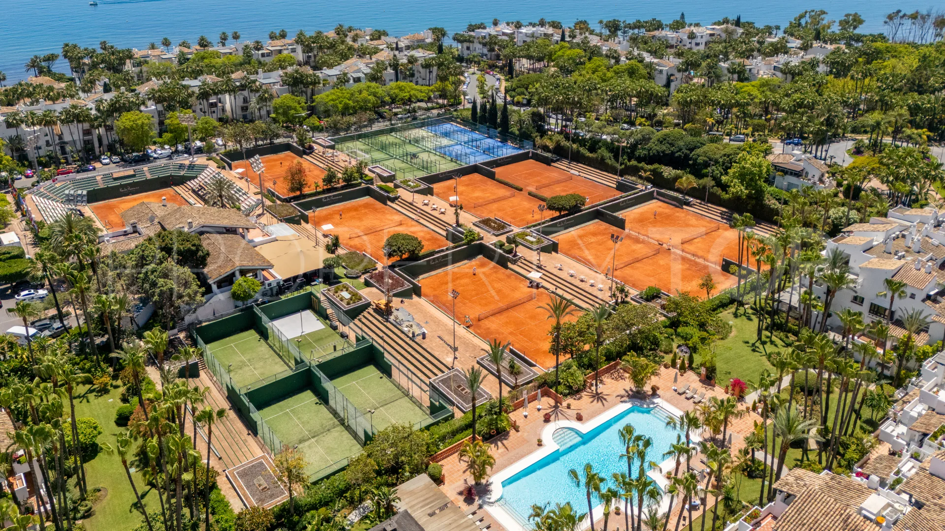 3 bedrooms apartment in Marina Puente Romano for sale