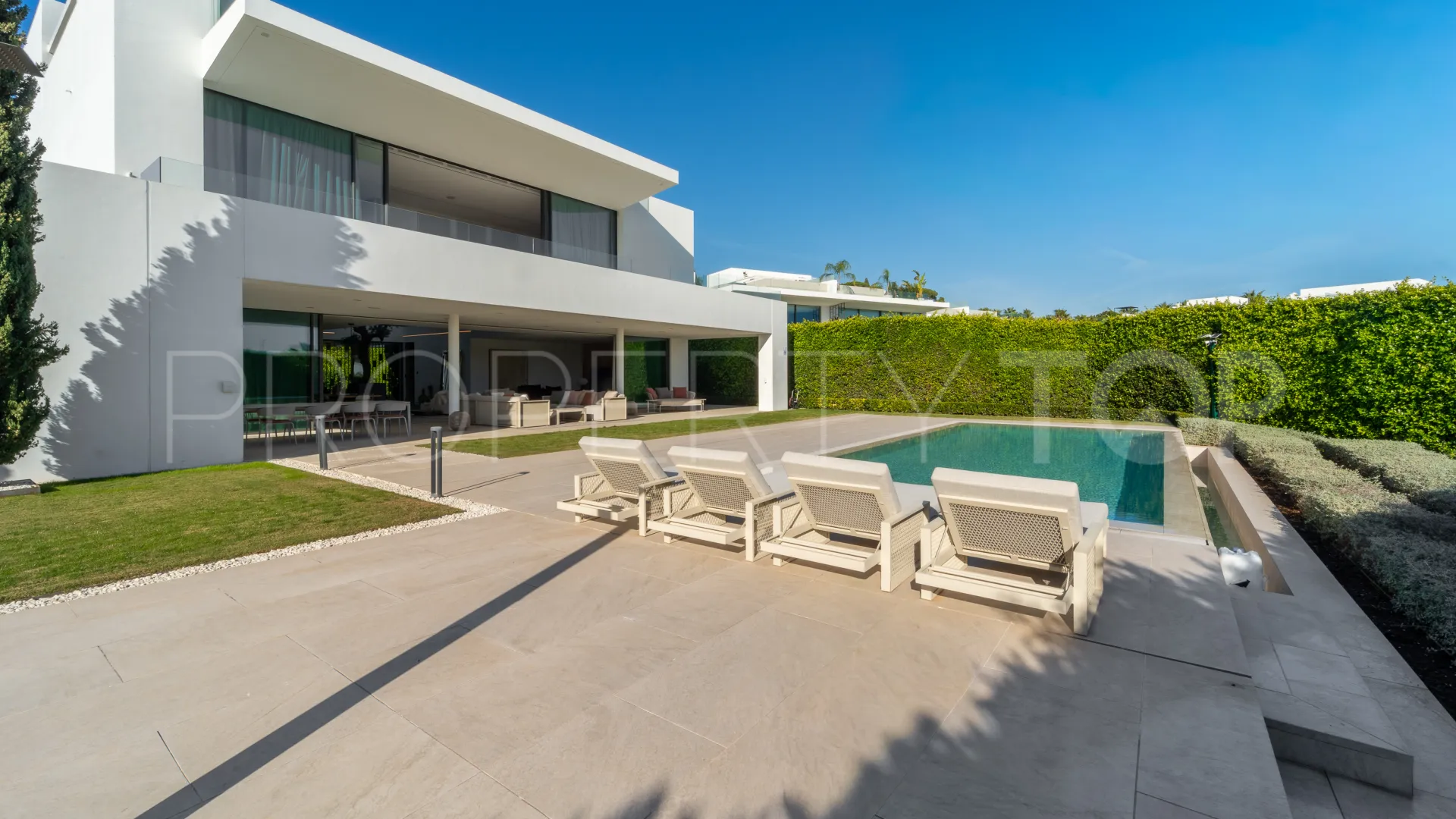 Villa a la venta en Marbella Golden Mile con 5 dormitorios