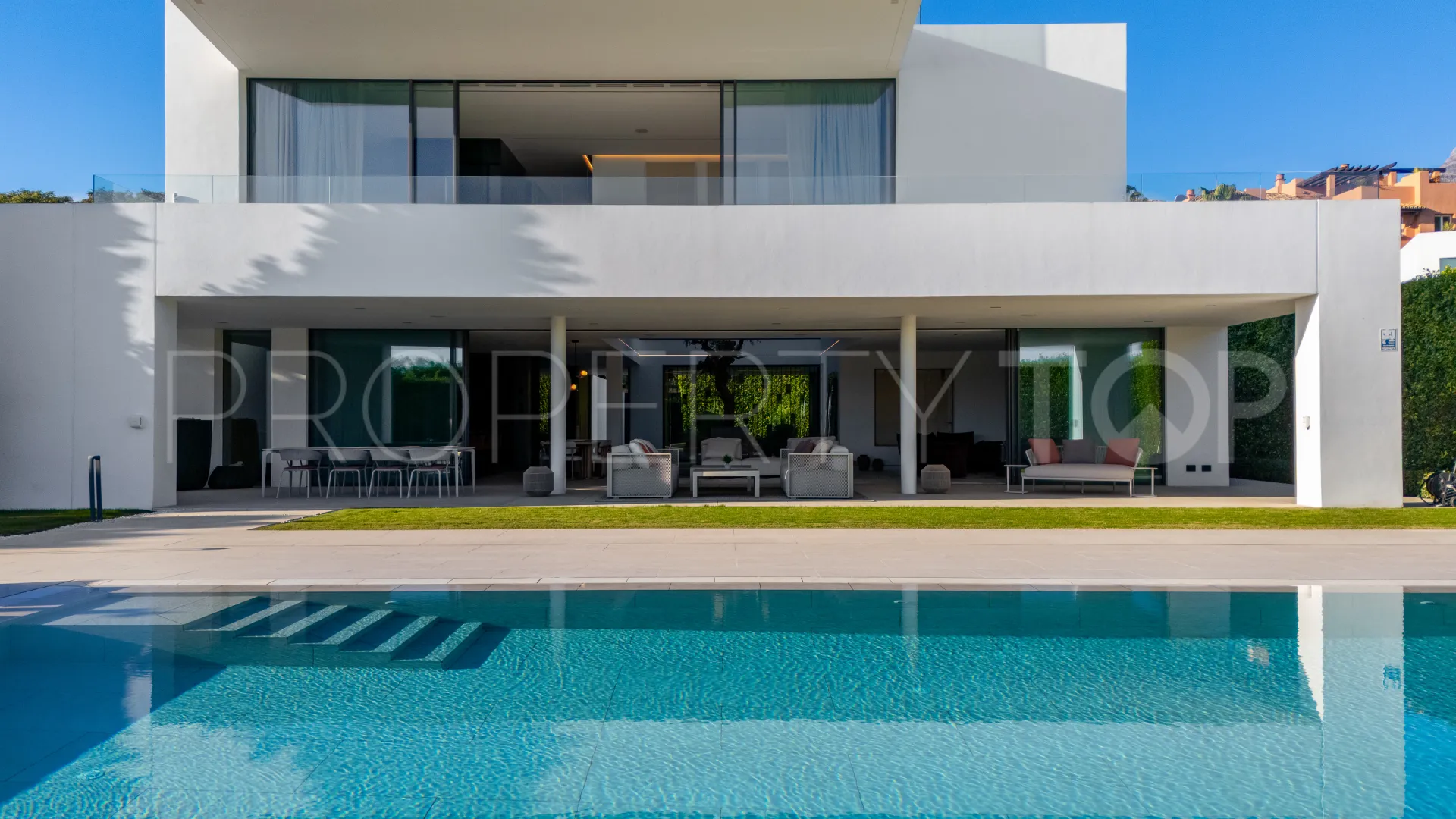 Villa a la venta en Marbella Golden Mile con 5 dormitorios