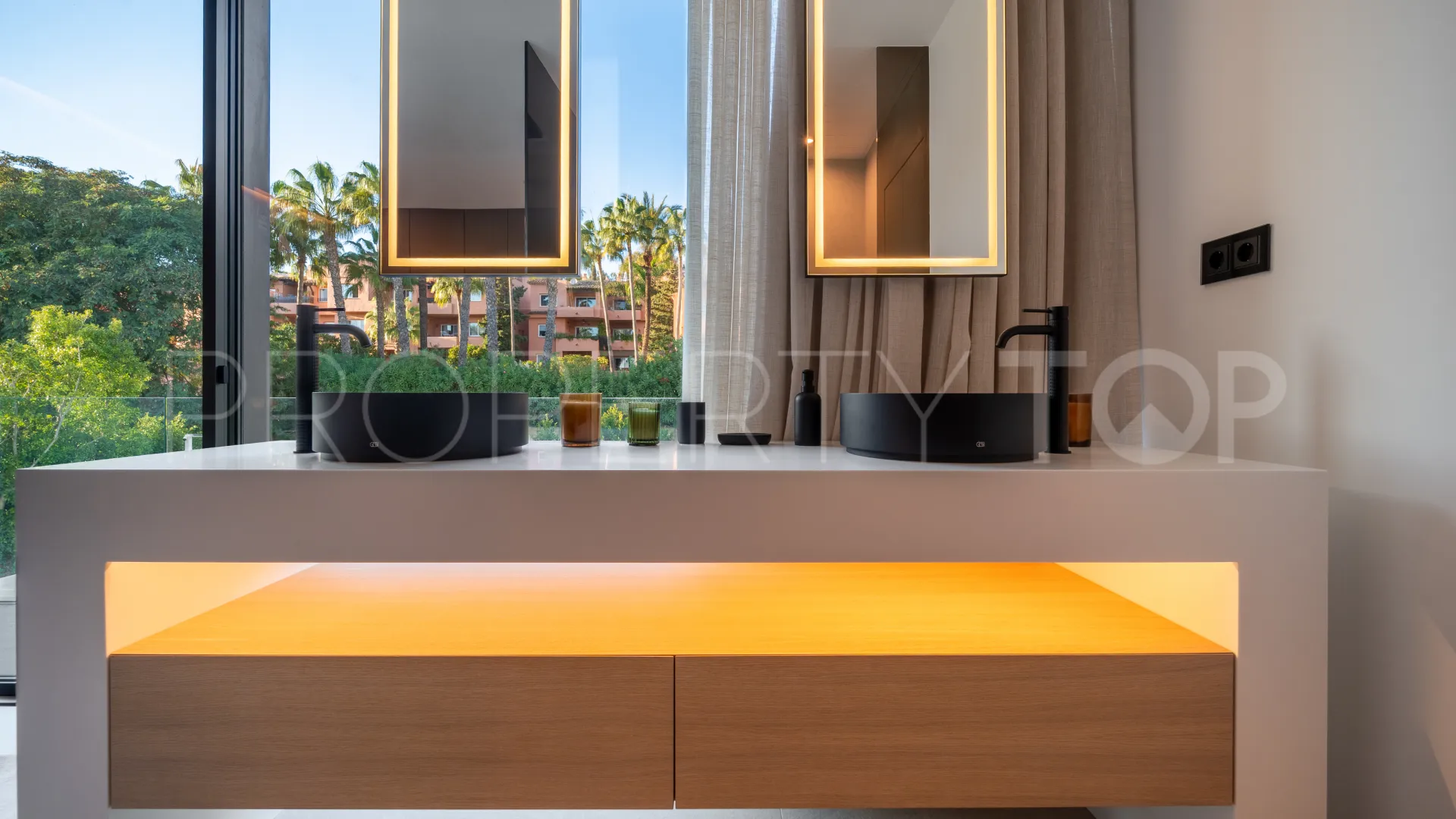 Villa a la venta en Marbella Golden Mile con 5 dormitorios