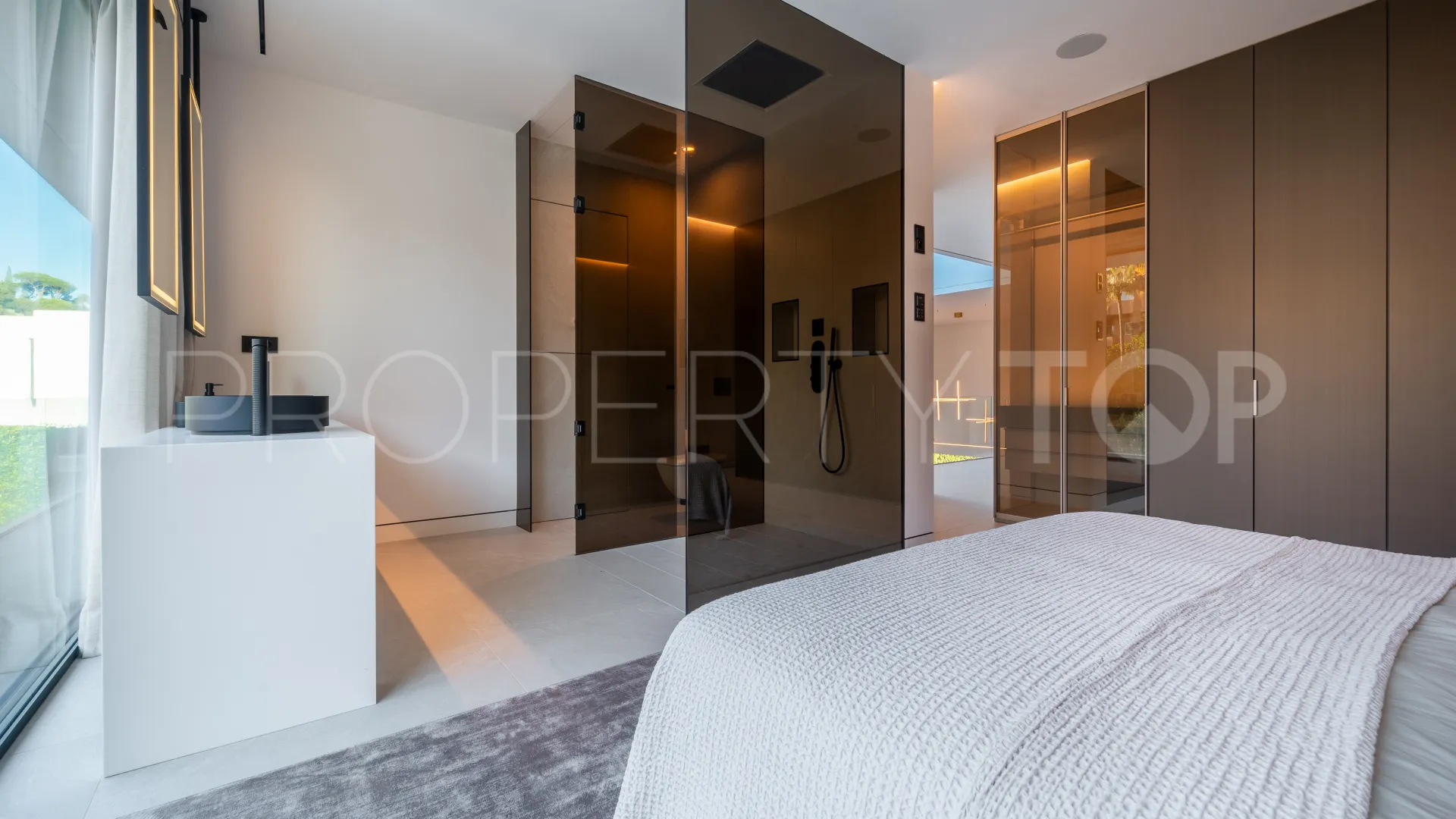 Villa a la venta en Marbella Golden Mile con 5 dormitorios