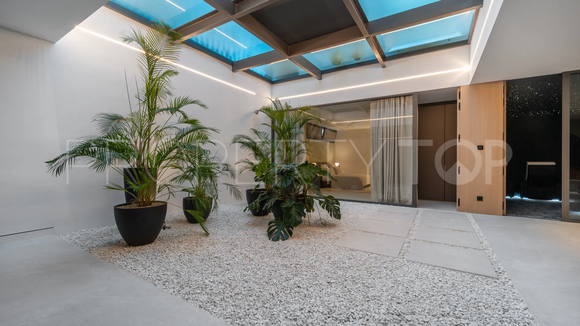 Villa a la venta en Marbella Golden Mile con 5 dormitorios