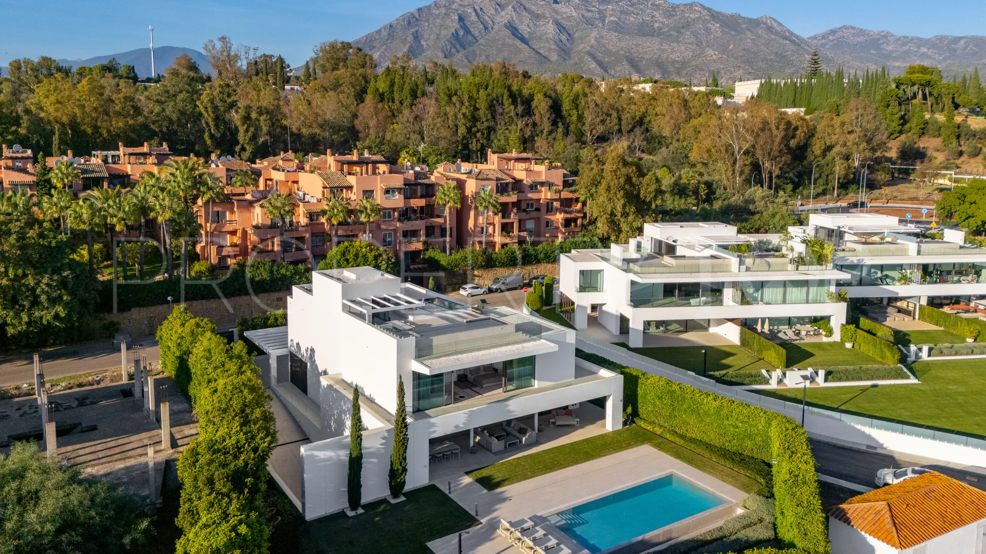 Villa a la venta en Marbella Golden Mile con 5 dormitorios