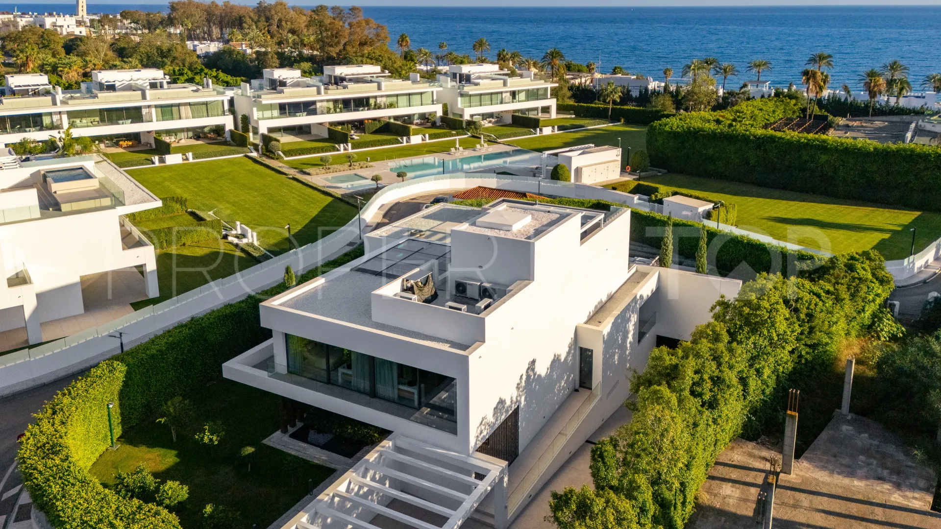 Villa a la venta en Marbella Golden Mile con 5 dormitorios