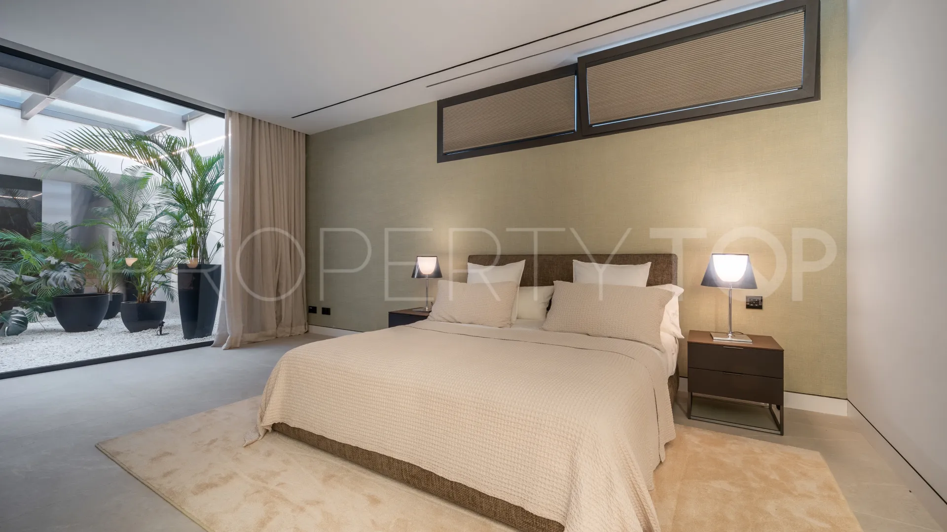 Villa a la venta en Marbella Golden Mile con 5 dormitorios