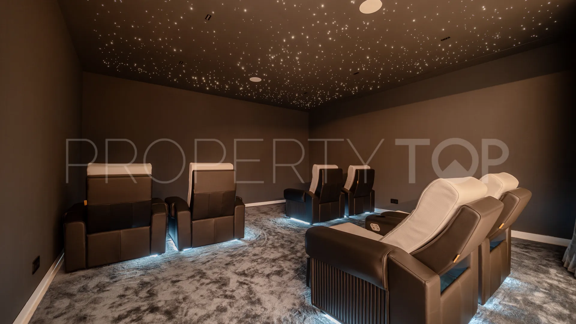 Villa a la venta en Marbella Golden Mile con 5 dormitorios