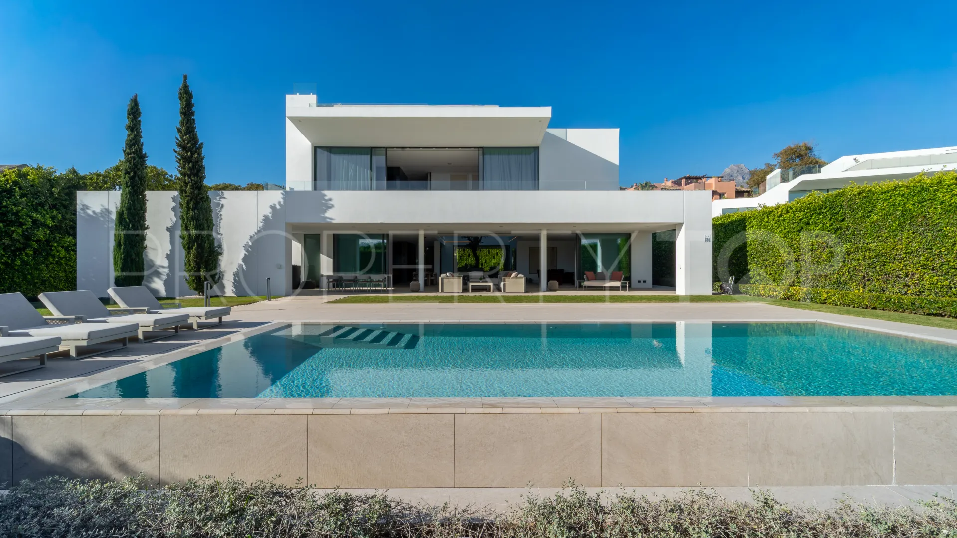 Villa a la venta en Marbella Golden Mile con 5 dormitorios