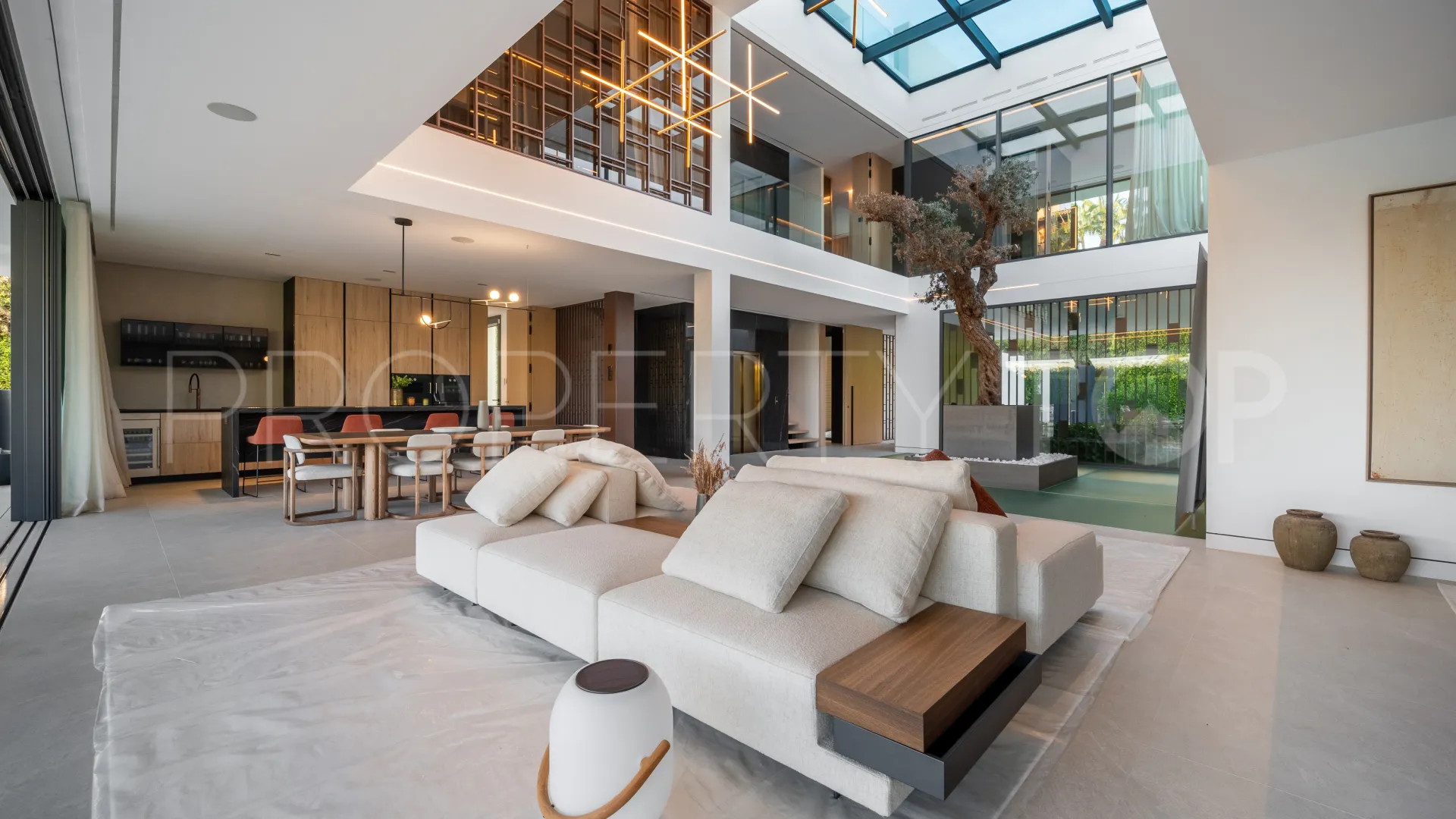 Villa a la venta en Marbella Golden Mile con 5 dormitorios