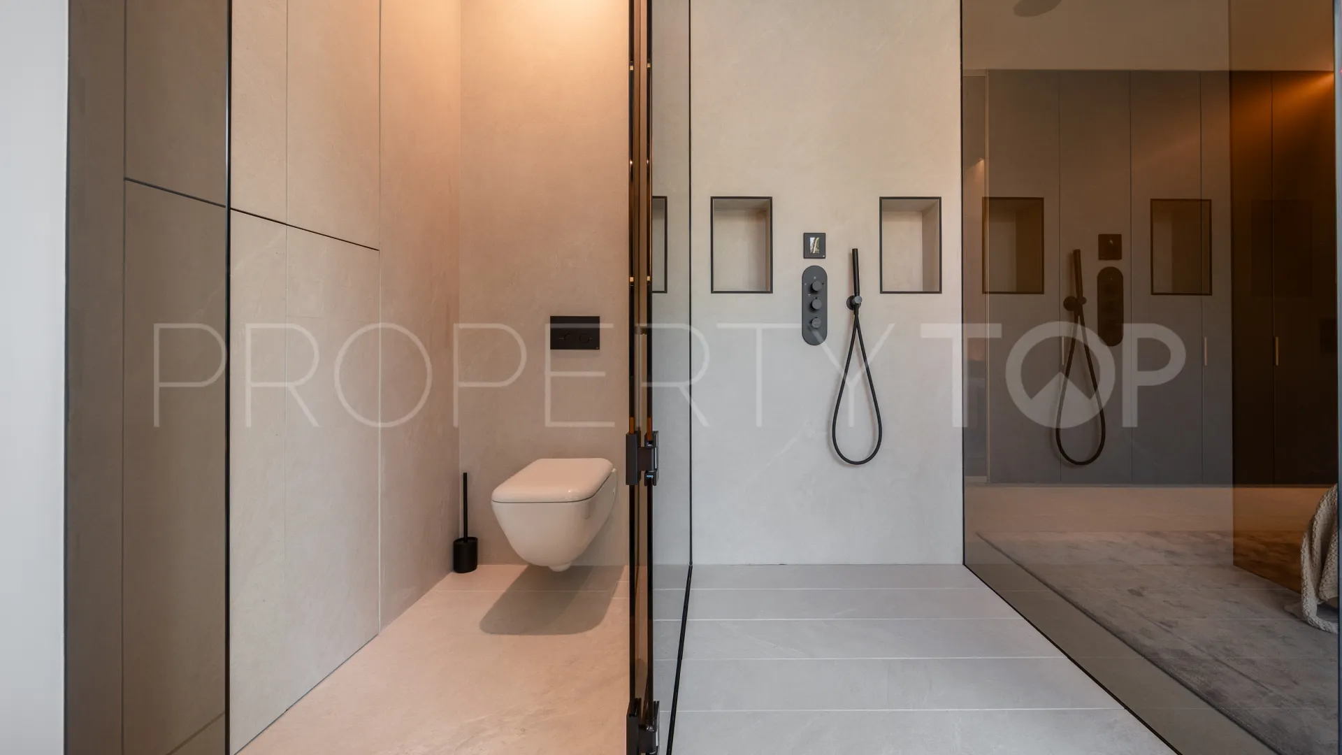 Villa a la venta en Marbella Golden Mile con 5 dormitorios