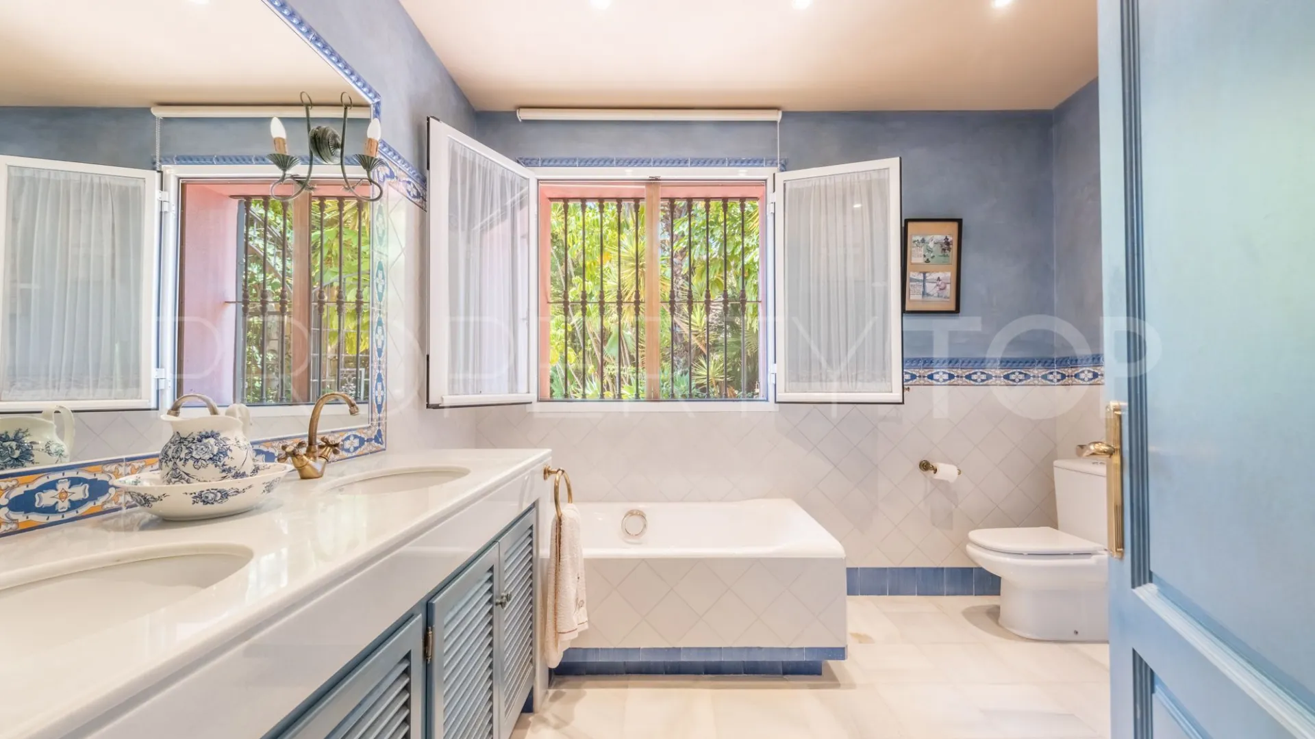 Villa for sale in Los Almendros