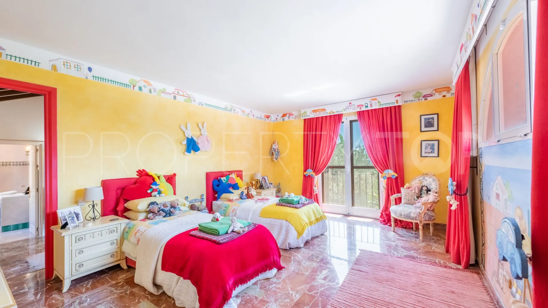 Villa for sale in Los Almendros