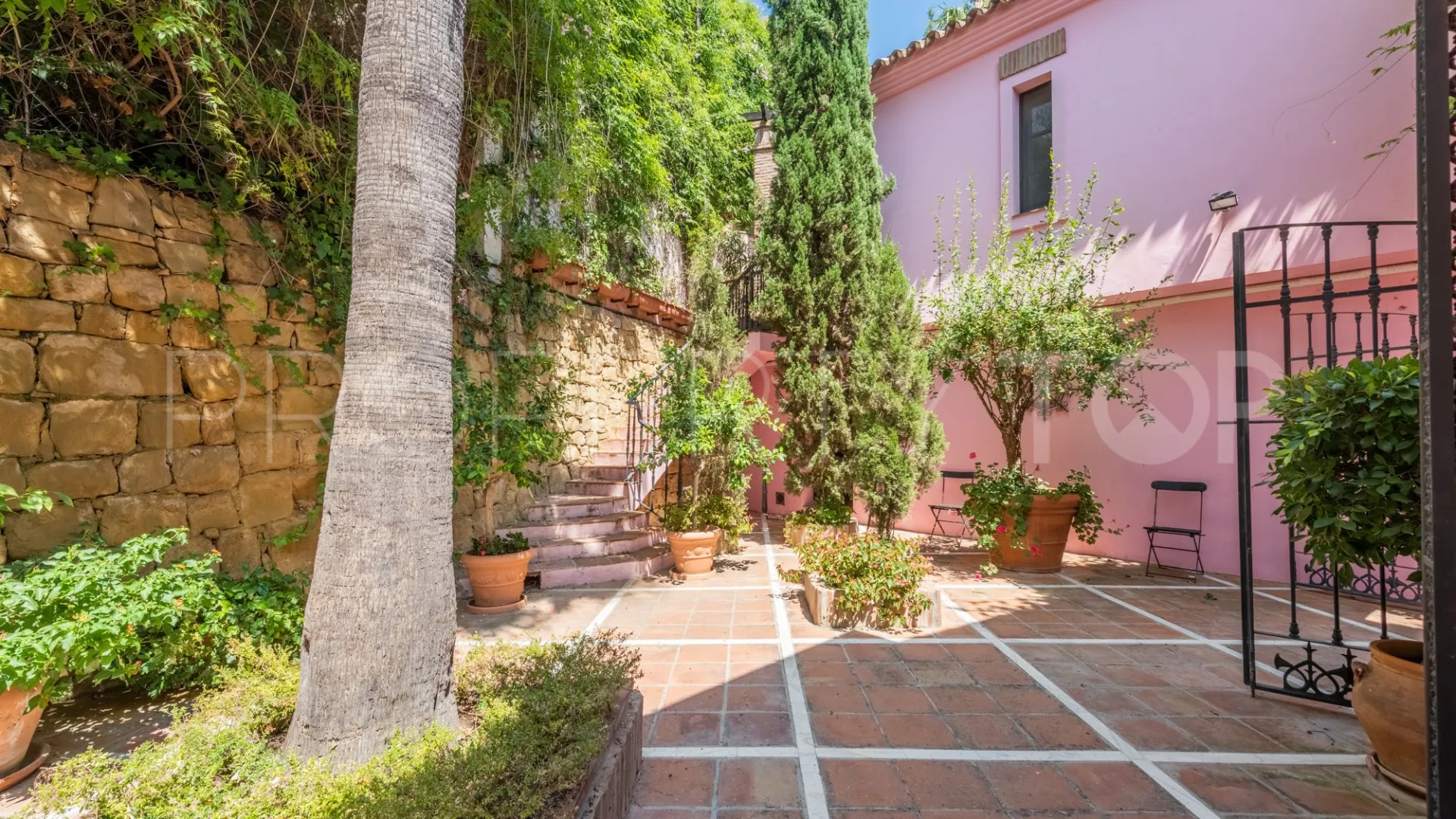 Villa for sale in Los Almendros