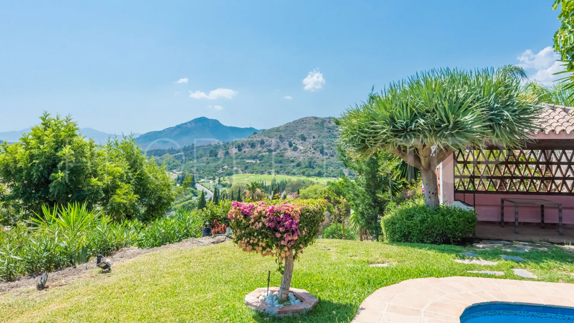 Villa for sale in Los Almendros