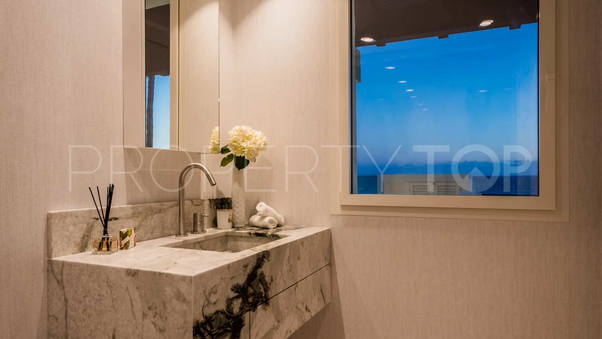 Puente Romano, atico duplex con 4 dormitorios en venta
