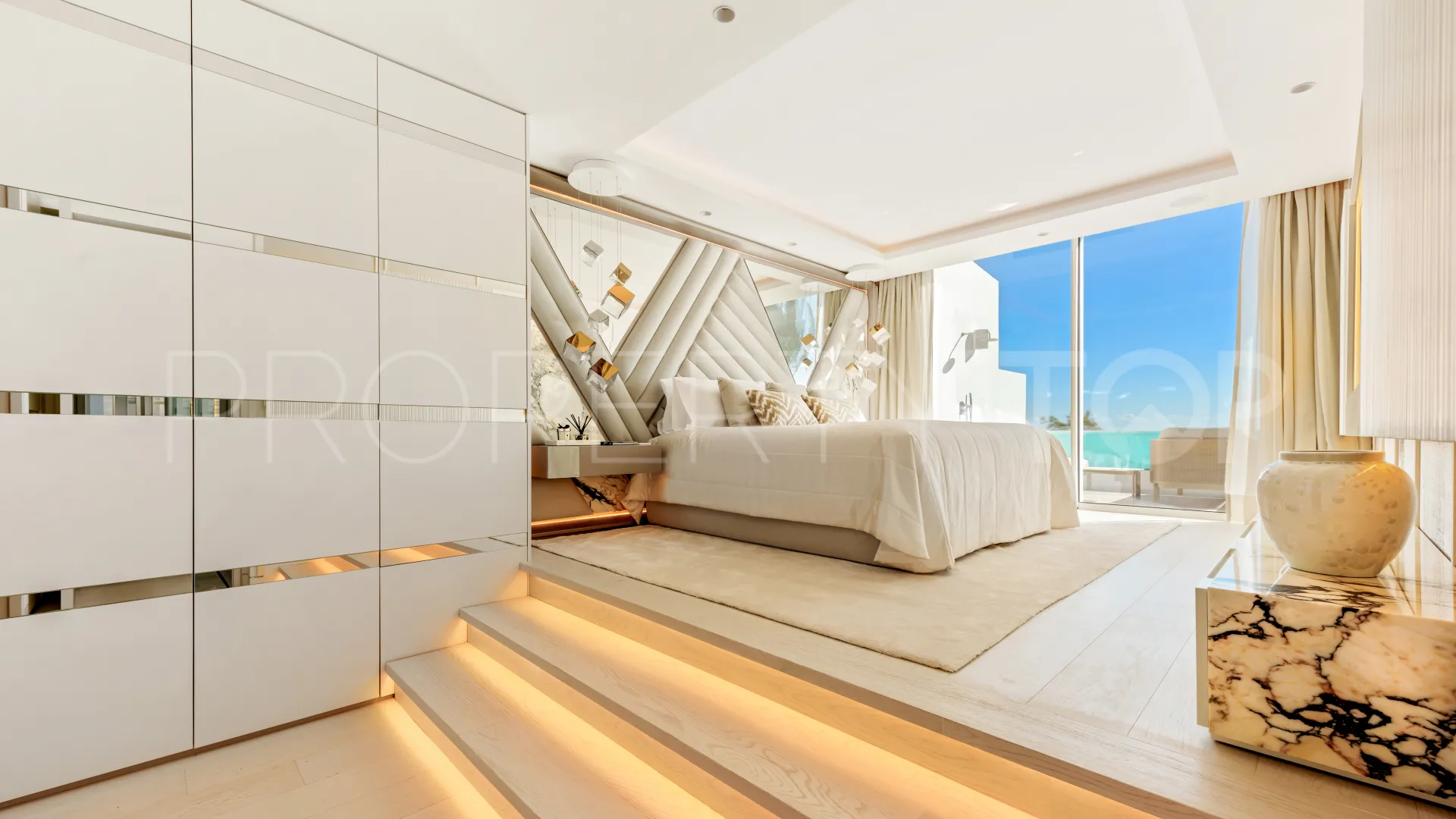 Puente Romano, atico duplex con 4 dormitorios en venta