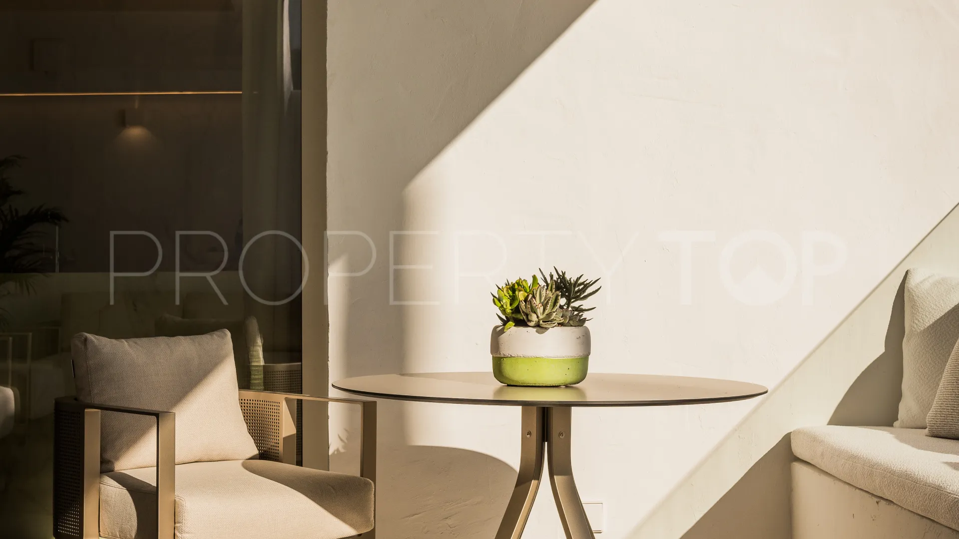 Puente Romano, atico duplex con 4 dormitorios en venta