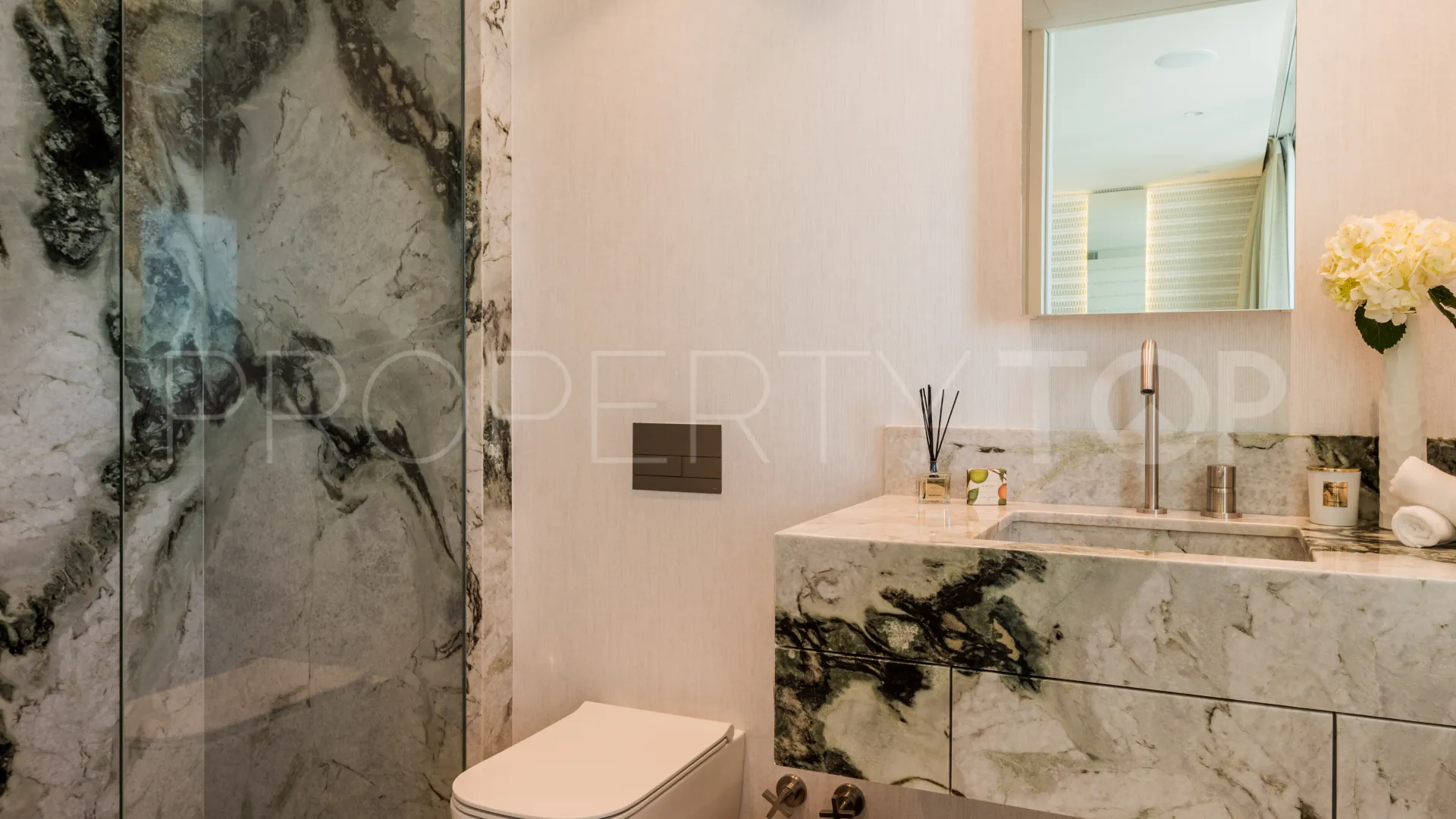 Puente Romano, atico duplex con 4 dormitorios en venta