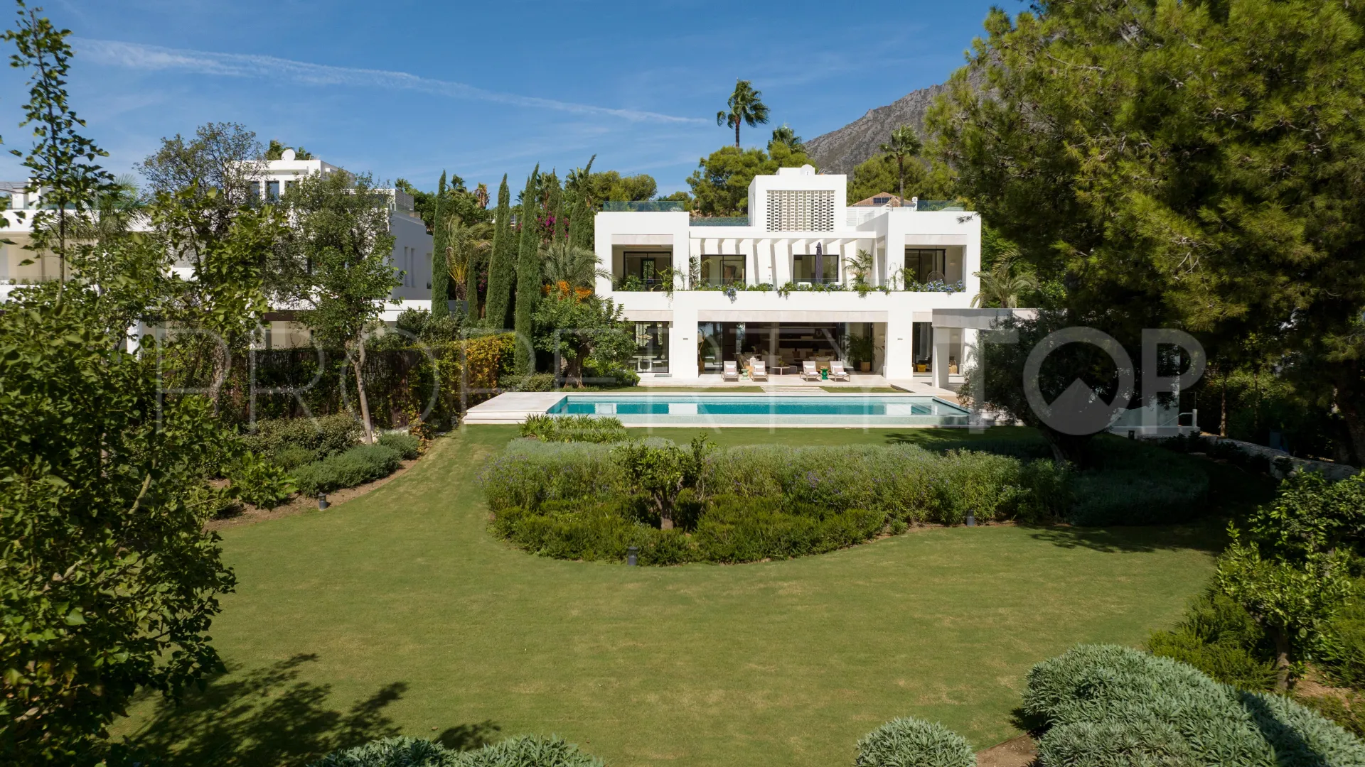 Villa en venta de 5 dormitorios en Altos Reales