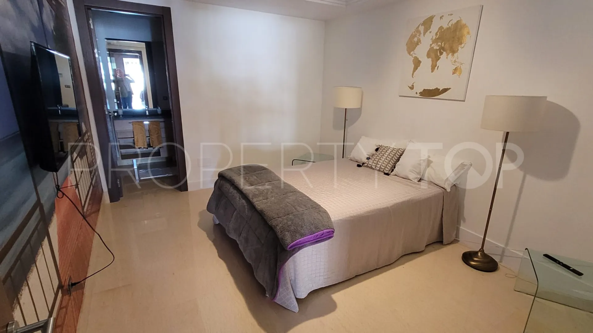 For sale apartment in Benahavis