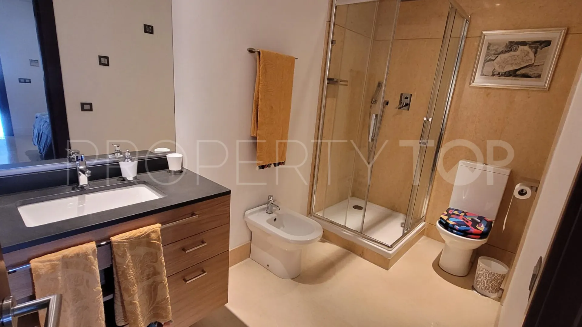 For sale apartment in Benahavis