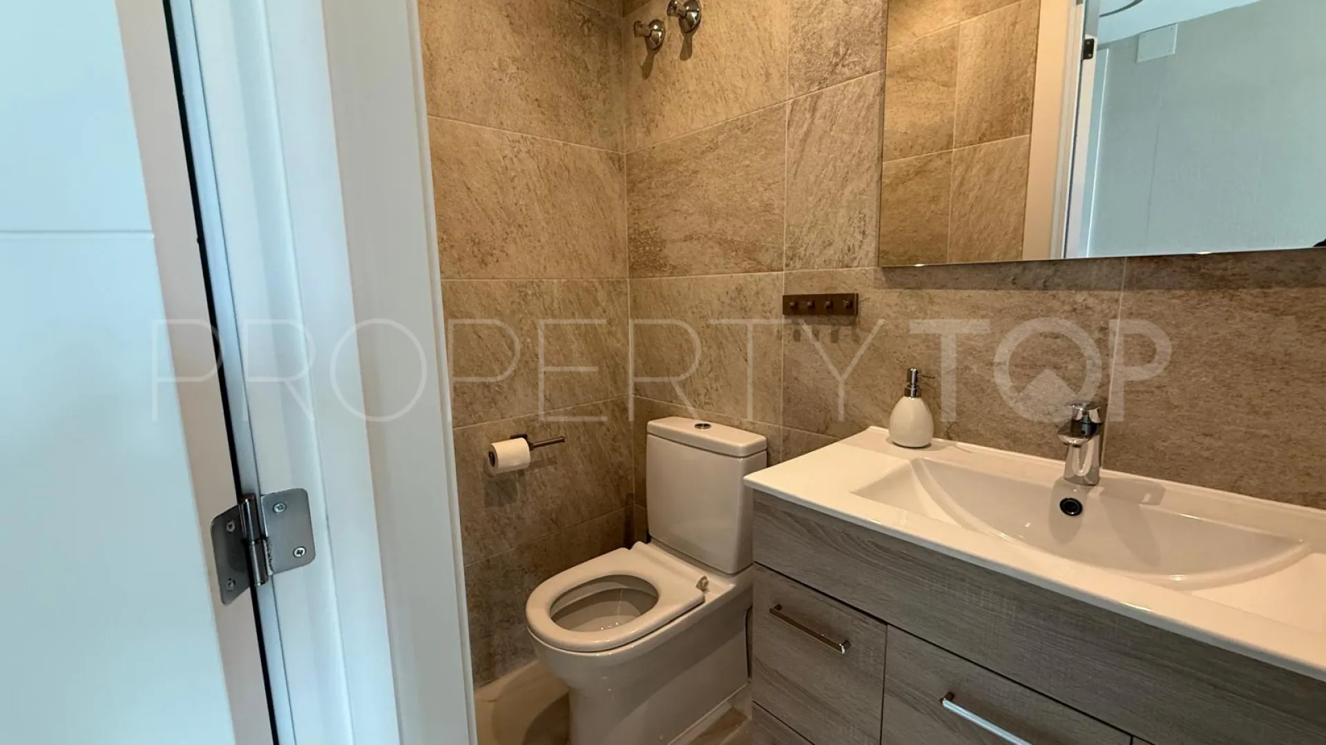 Apartamento a la venta de 2 dormitorios en Marbella - Puerto Banus