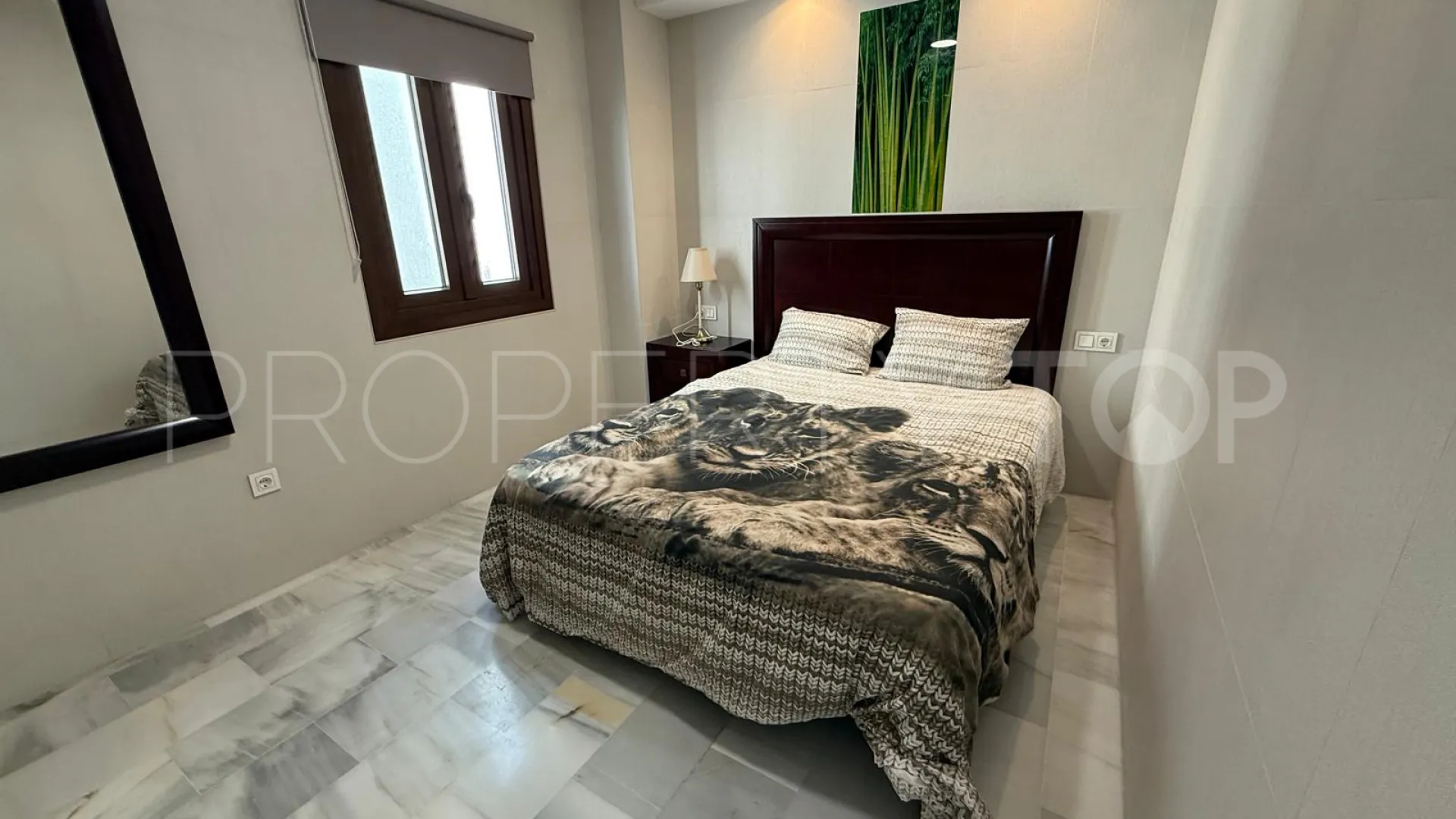Apartamento a la venta de 2 dormitorios en Marbella - Puerto Banus