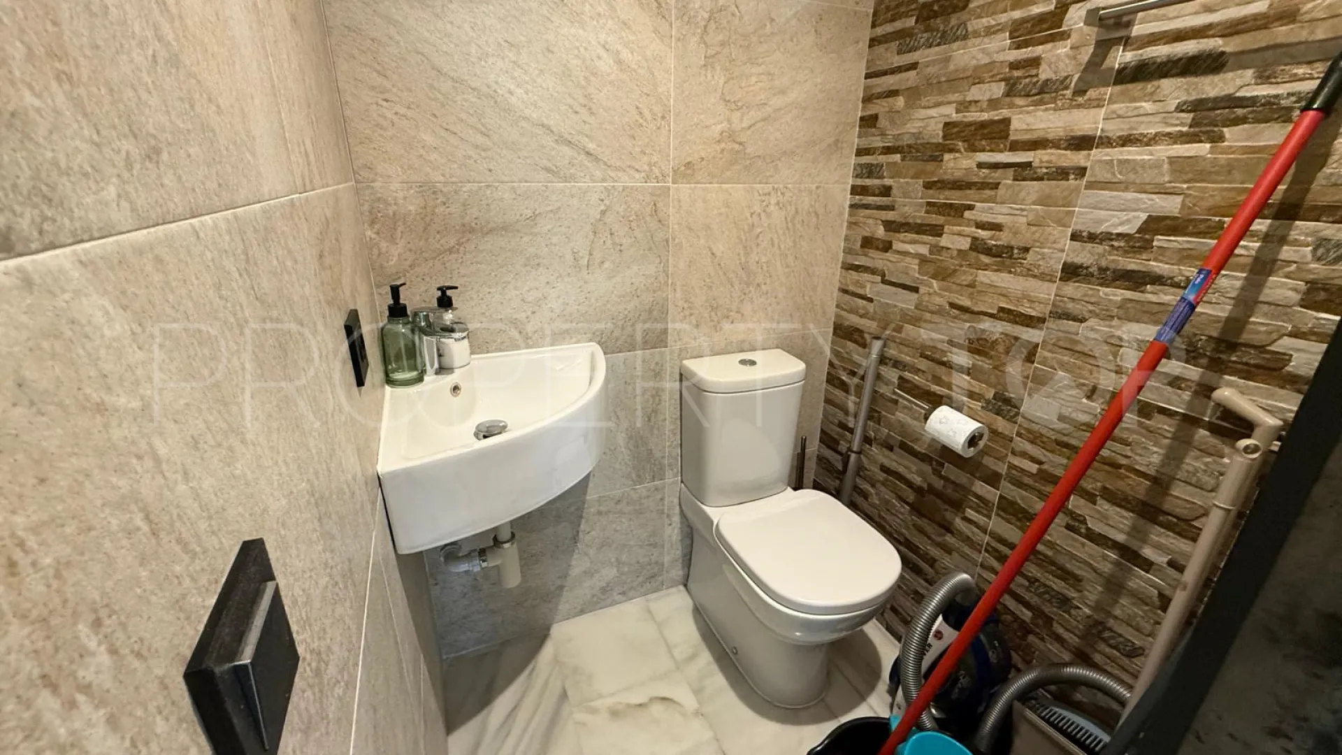 Apartamento a la venta de 2 dormitorios en Marbella - Puerto Banus