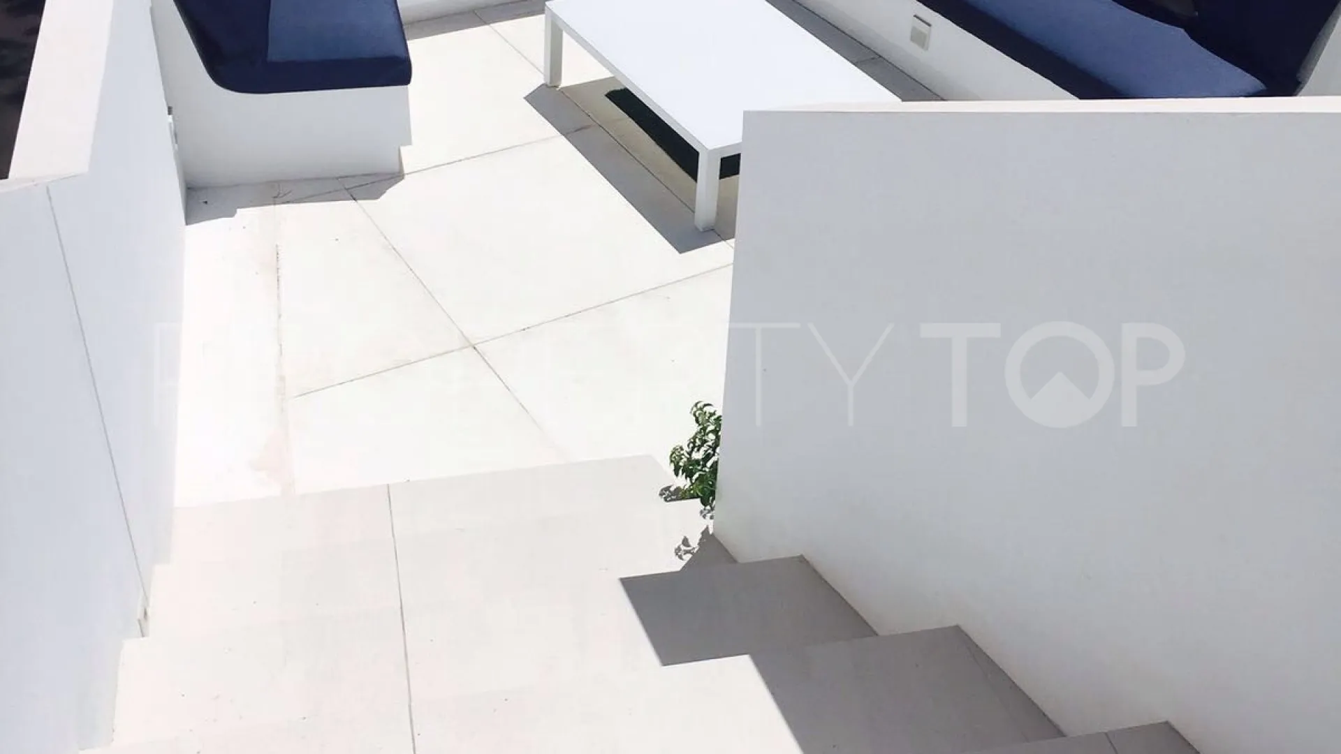 Villa for sale in Nagüeles with 4 bedrooms