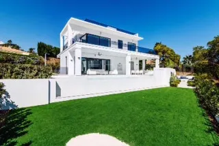 Villa for sale in Nagüeles with 4 bedrooms