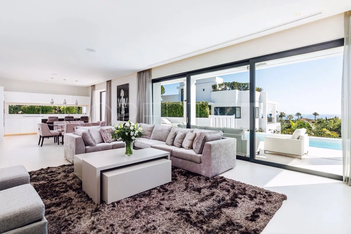 Villa for sale in Nagüeles with 4 bedrooms