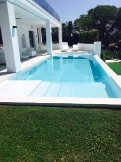 Villa for sale in Nagüeles with 4 bedrooms